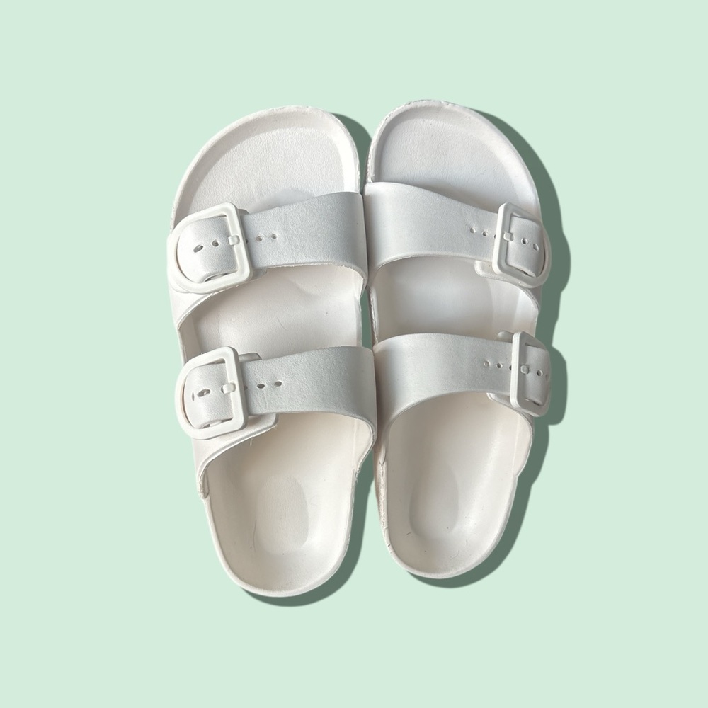 White poolside Sandals size 12. NWT